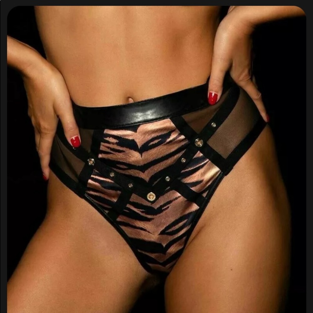 ISO: honey Birdseye tiger panty in xl